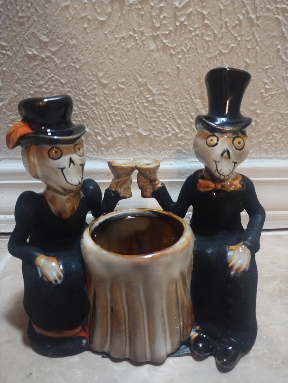 Yankee Candle Boney Bunch Toasting Couple Halloween Candle Holder Pot